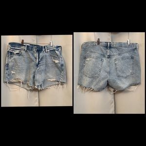 GAP Shorts Women’s 16 Regular Light Denim Distressed Cotton